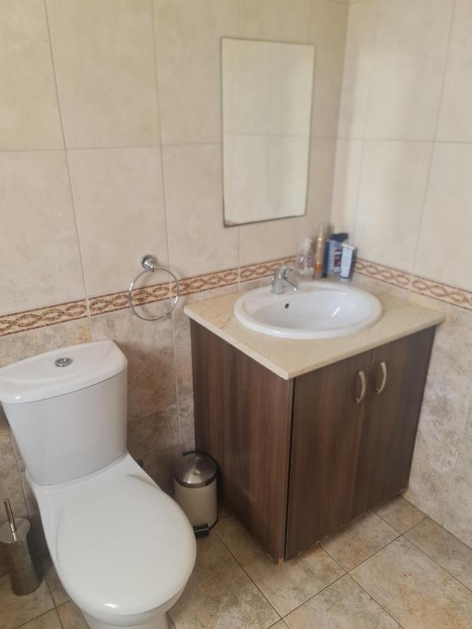 Апартаменты Top Floor 1 Bdrm Aprtrmnt Dromolaxia Экстерьер фото