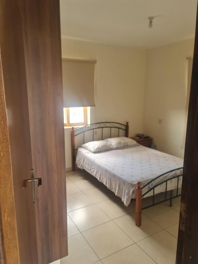 Апартаменты Top Floor 1 Bdrm Aprtrmnt Dromolaxia Экстерьер фото